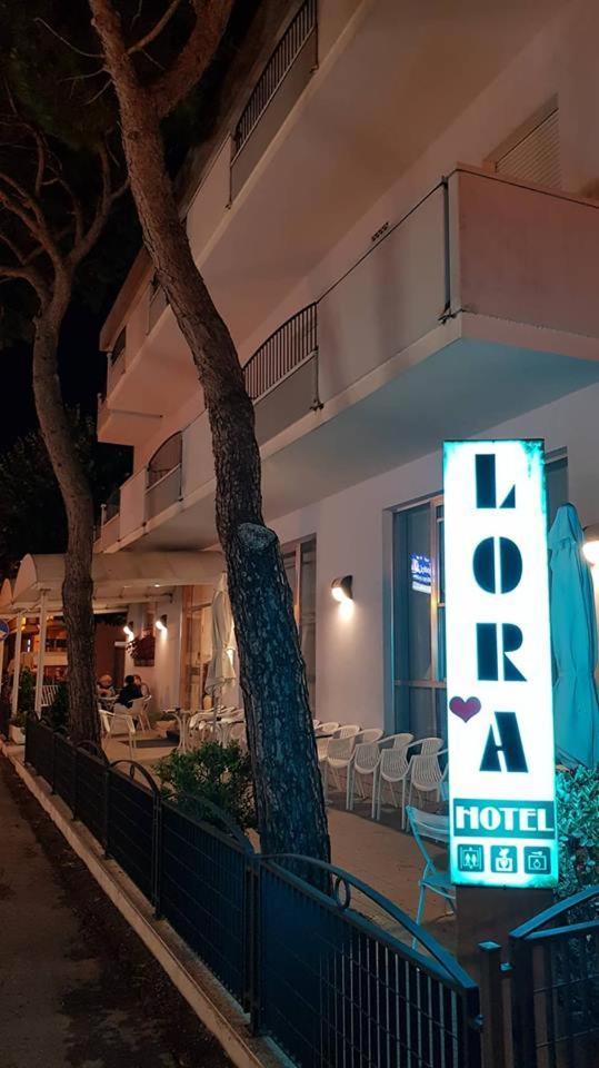 Hotel Lora 里米尼 外观 照片